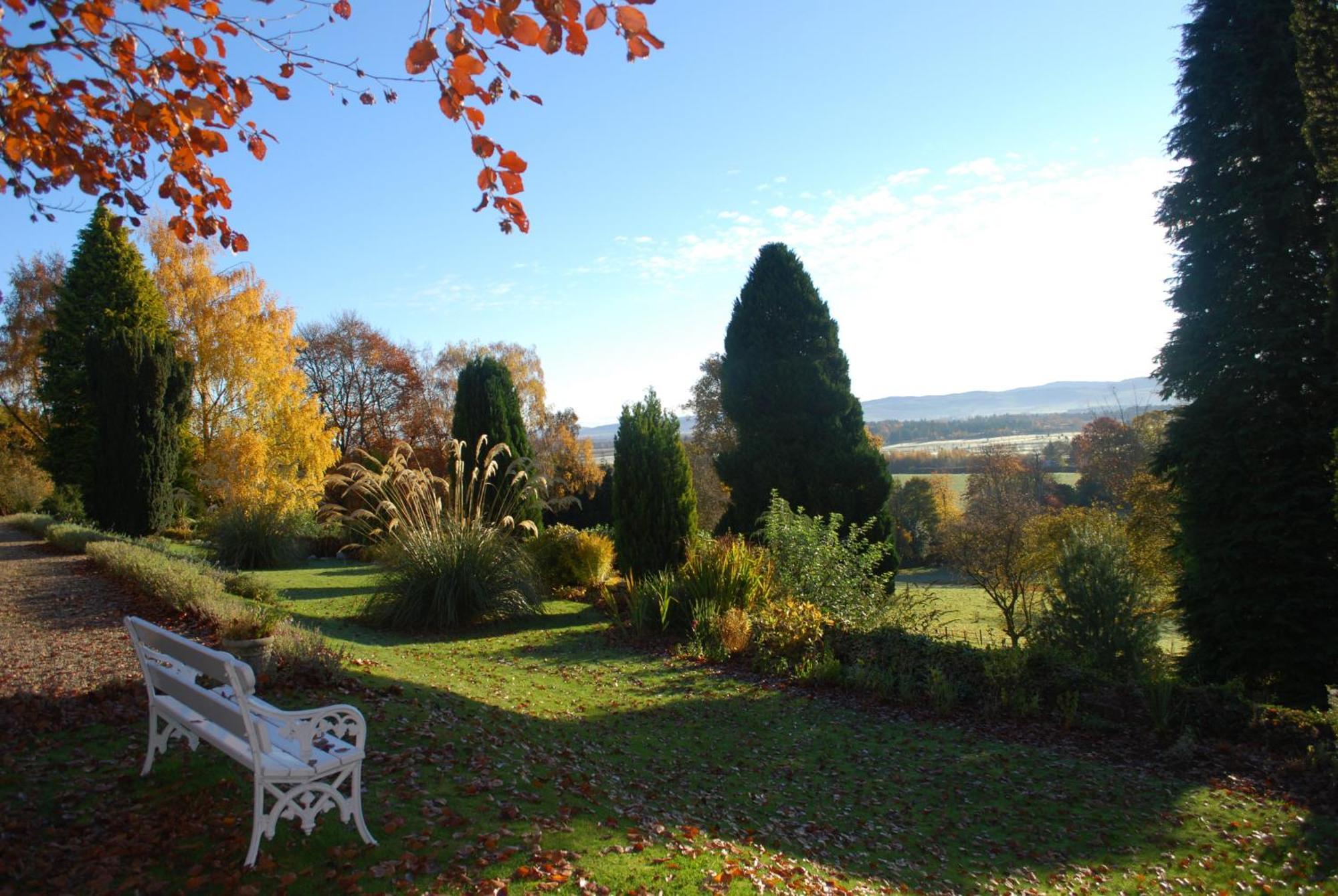 Lands Of Loyal Hotel Alyth Exterior foto